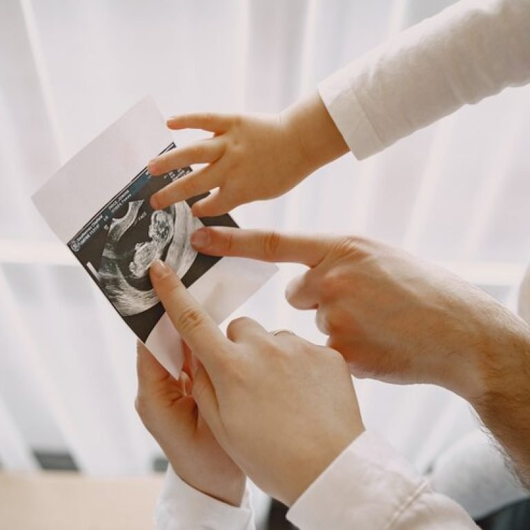 Gebelikte Bebeğinizin Sağlığını Erken Keşfedin Fetal DNA Testi Nedir